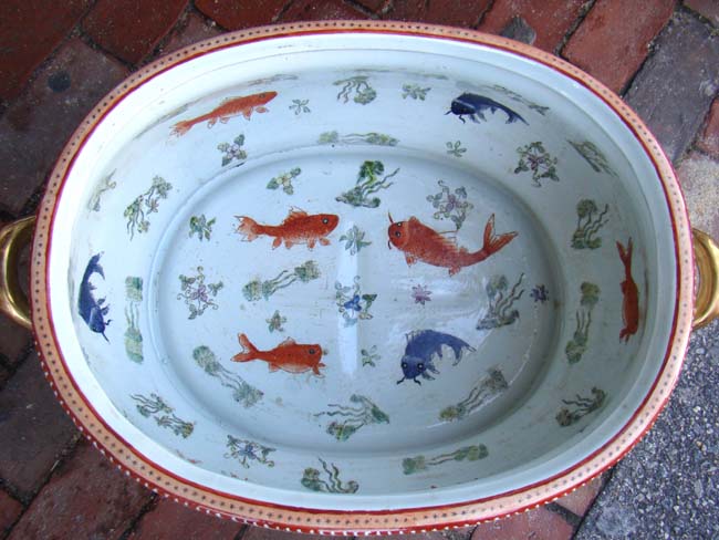 A large Chinese Export "Armorial Style" Foot Bath or Jardiniere — image 2